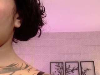 nahomi-gh webcam model