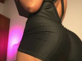 pocahotass-11 live webcam show