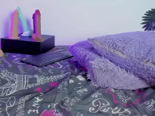 pocahotass-11's Live Sex Cam Show