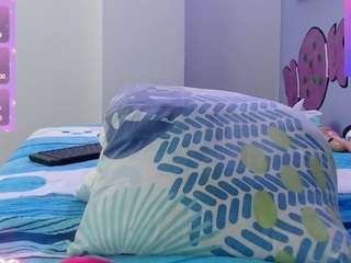 skinnykalitzo18 webcam