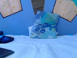 skinnykalitzo18 Hairy pussy live webcam