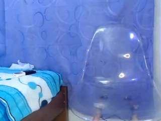 skinnykalitzo18 Live Webcam on CamSoda