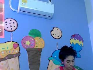 skinnykalitzo18 Live Webcam on CamSoda