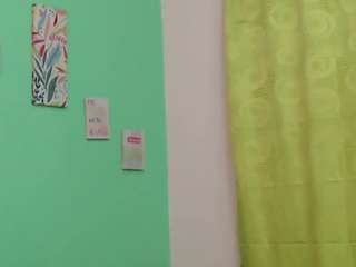 skinnykalitzo18 Live Webcam on CamSoda