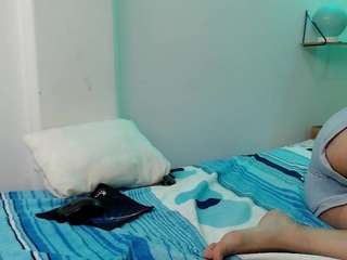 skinnykalitzo18 Live Webcam on CamSoda