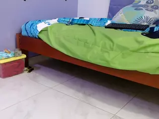 skinnykalitzo18's Live Sex Cam Show