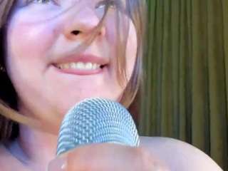 chloe-whitee Toys live webcam