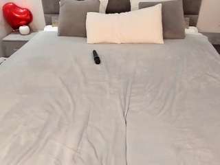 chloe-whitee live cam profile