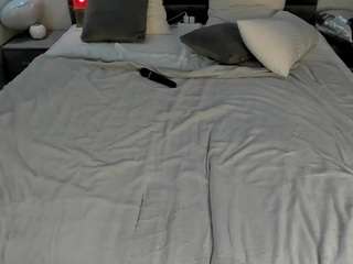 chloe-whitee's CamSoda show and profile