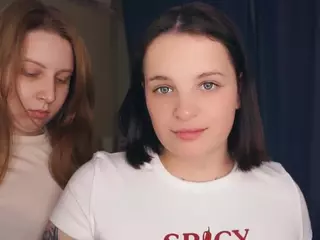 Edith and Juliana's Live Sex Cam Show