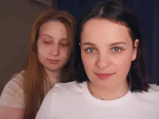 Edith and Juliana's Live Sex Cam Show