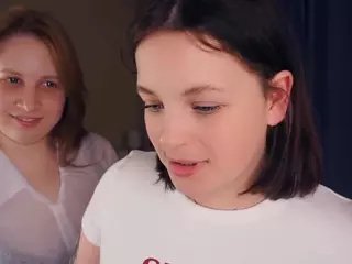 Edith and Juliana's Live Sex Cam Show