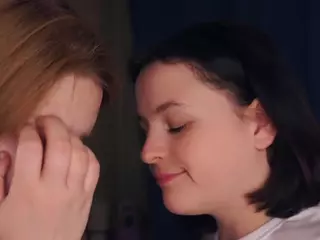 Edith and Juliana's Live Sex Cam Show
