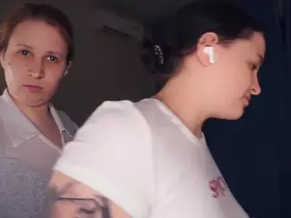 Edith and Juliana's Live Sex Cam Show