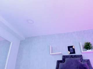  emiliaa-rosse chat room