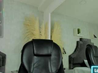 emiliaa-rosse's CamSoda show and profile