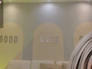 Live webcam model isabellamoreau on Soda Cams