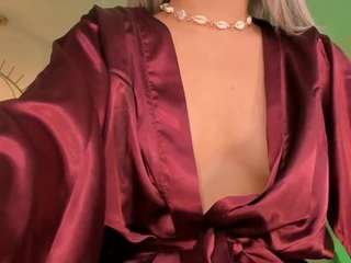 isabellamoreau's CamSoda show and profile