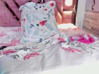 le modèle kandyy-brown est en webcam porno dans un show sur le site camsoda, il possède les tags suivants: ahegao,sex toys,anal,nature,no drinking,no smoking,oil,pov,pussy,sexting,lingerie,sexy,shaved pussy,skinny,spank,squirter,strip,striptease,naked,natural