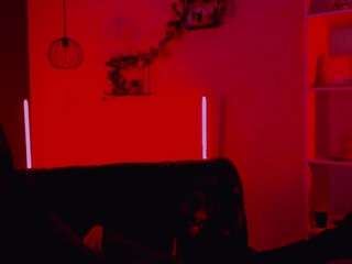 le modèle lissa-night est en webcam porno dans un show sur le site camsoda, il possède les tags suivants: ass,spank,naughty,nipples,normal,pretty,sex toys,sexy,shaved pussy,skinny,smoking,spanks,natural,sph,strip,striptease,sweet,tease,teen 18,toys