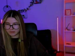 Model ini sedang live sekarang. lissa-night
