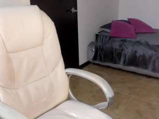 Live webcam model sabriin-miller on Soda Cams