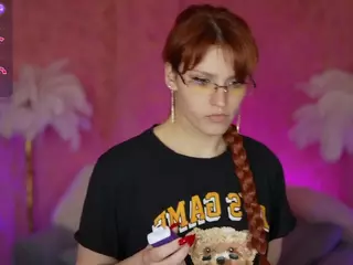 VikkyLoveRed's Live Sex Cam Show