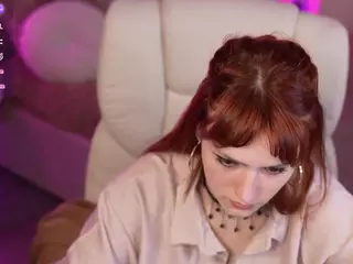 VikkyLoveRed's Live Sex Cam Show