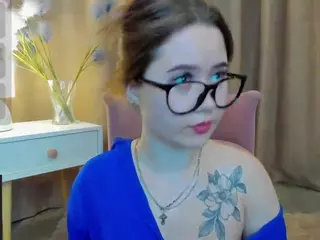 Alice-Weaver's Live Sex Cam Show