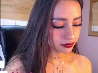  mia-ponce-a chat room