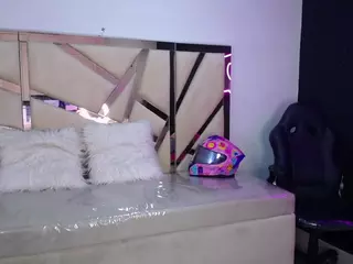mia-ponce-a's Live Sex Cam Show