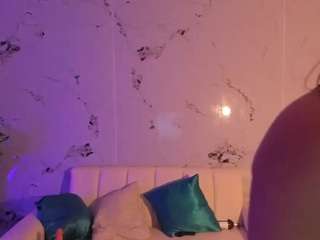 Lucy_Strong