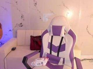 Lucy_Strong