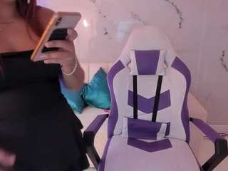 Lucy_Strong
