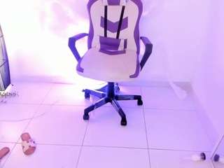Lucy_Strong
