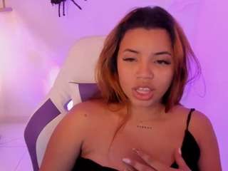 Lucy_Strong