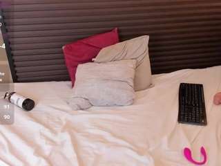 scarlett-enjoy1's CamSoda show and profile