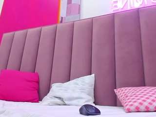 le modèle katcatt est en webcam porno dans un show sur le site camsoda, il possède les tags suivants: asian,pegging,green eyes,handjob,horny,joi,lingerie,lush,massage,no smoking,oil,pov,flat chested,sexy,skinny,solo,spank,tattoos,tease,teen 18