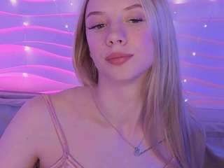 katt-yy's CamSoda show and profile