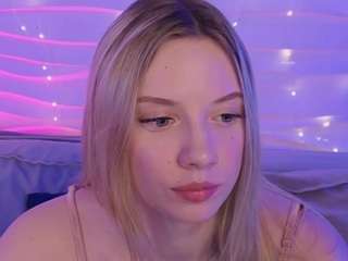 katt-yy's CamSoda show and profile