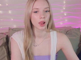 katt-yy Live Webcam on CamSoda