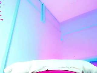 Live cam show with miabigcock