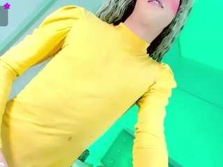 Live cam show with miabigcock