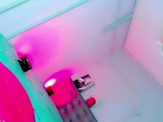 Live cam show with miabigcock