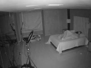 voyeurcam-casa-salsa-bedroom-14