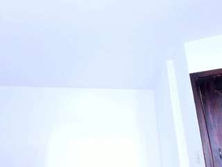 dulcee11's CamSoda show and profile
