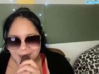 thickfreakylatina webcam