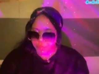 Live webcam model thickfreakylatina on Soda Cams