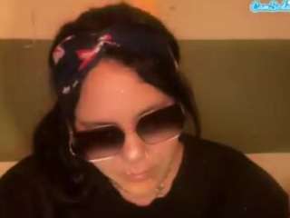 thickfreakylatina webcam