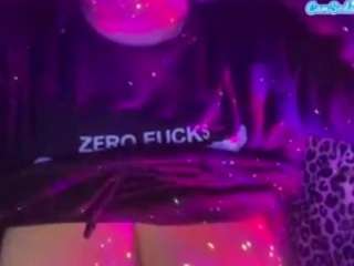 Live webcam model thickfreakylatina on Soda Cams